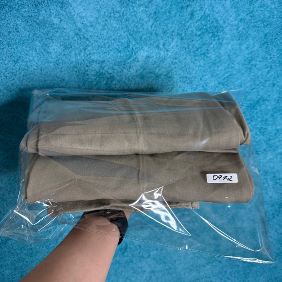 Vintage 90s Y2K GAP Relaxed Fit Mens Chinos Tan Pleated Cuffed Pants 34X34.5 - Picture 15 of 15